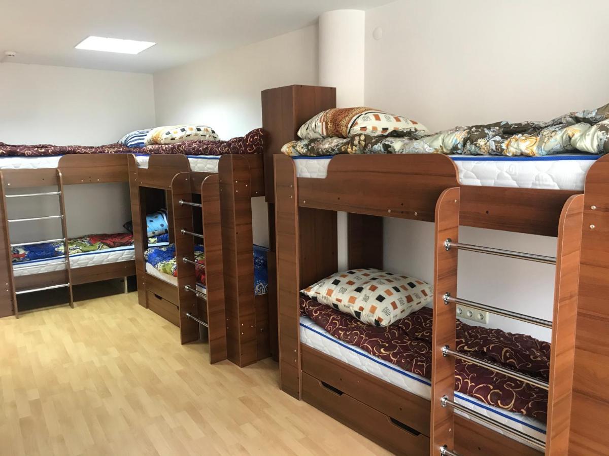 Міни-Хостел Родинного Типу Dubai Užhorod Exteriér fotografie