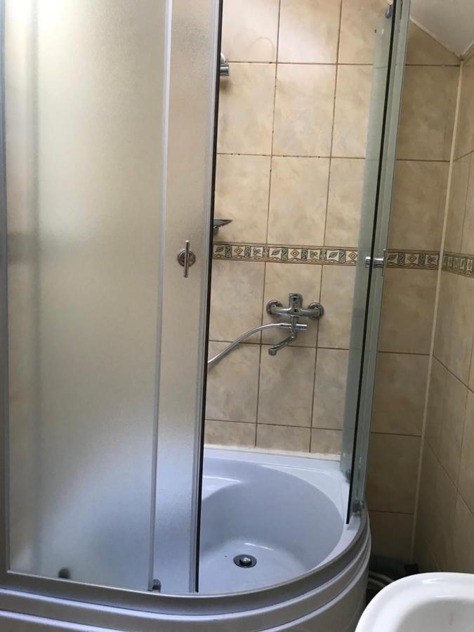 Міни-Хостел Родинного Типу Dubai Užhorod Exteriér fotografie
